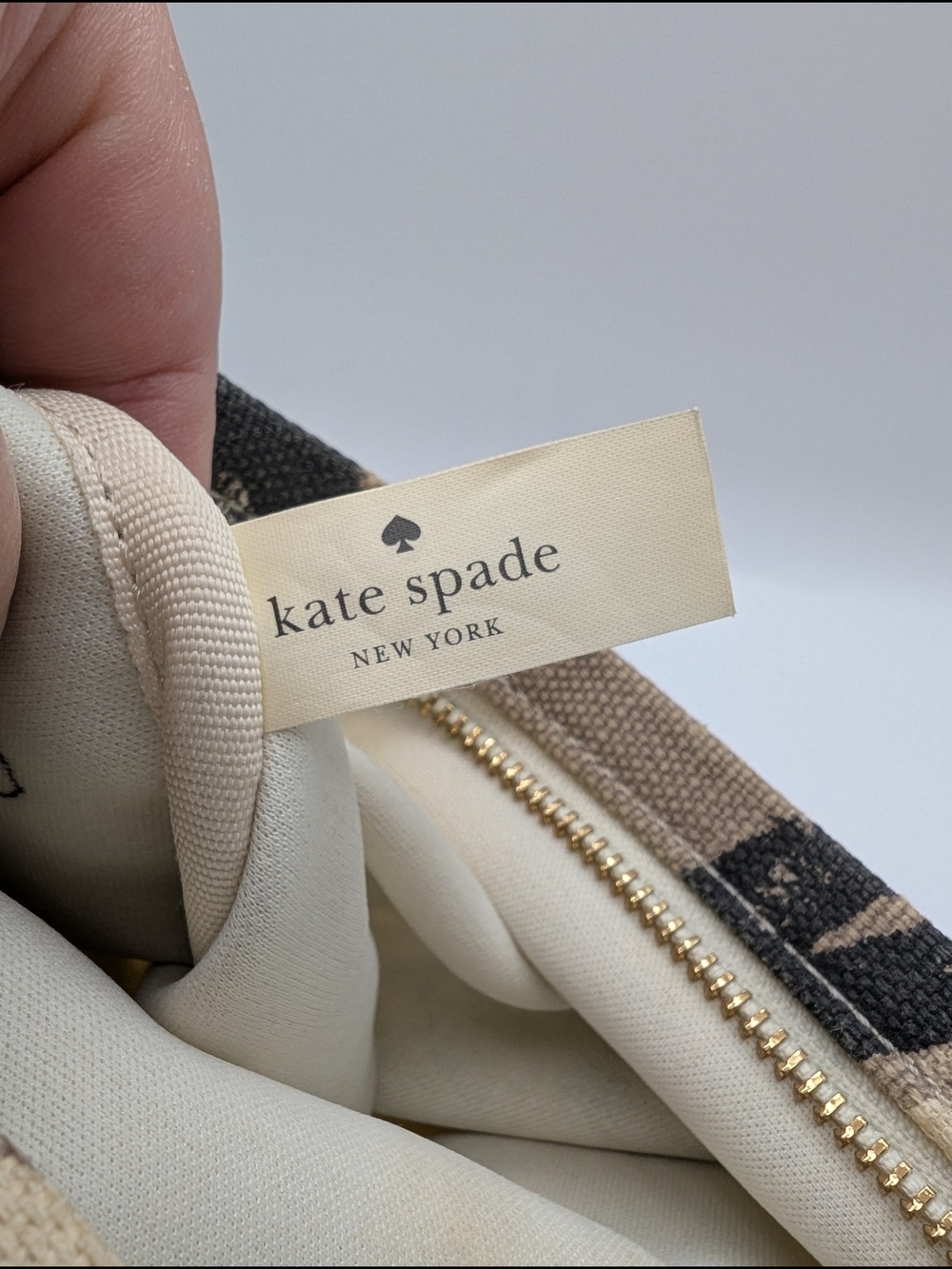 kate spade Floral Bow Canvas Wristlet in Neutral Tones 10" x 7" - Picture 7 of 9